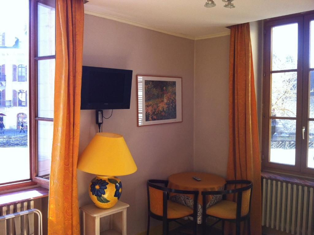 Hotel De Savoie 2*