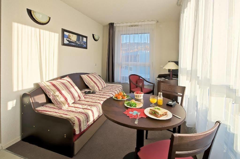 Hotel Seynod 4*