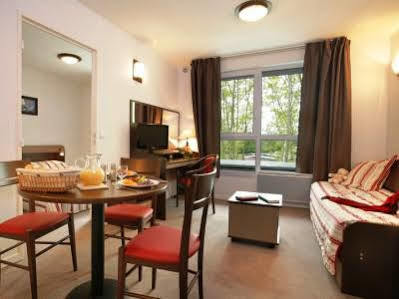 Hotel Seynod 4*