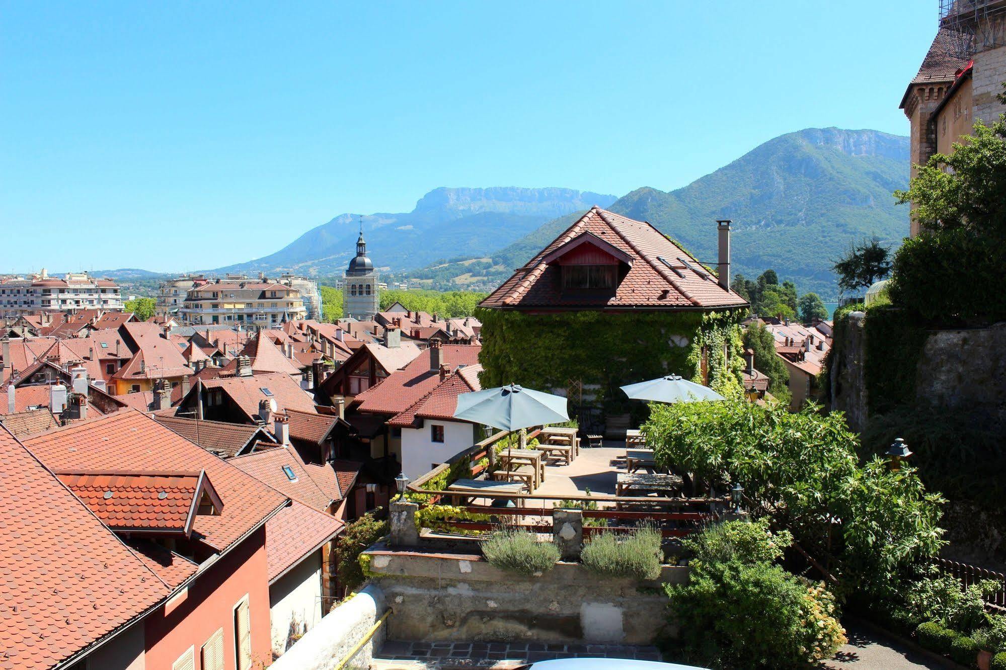 Du Chateau Annecy
