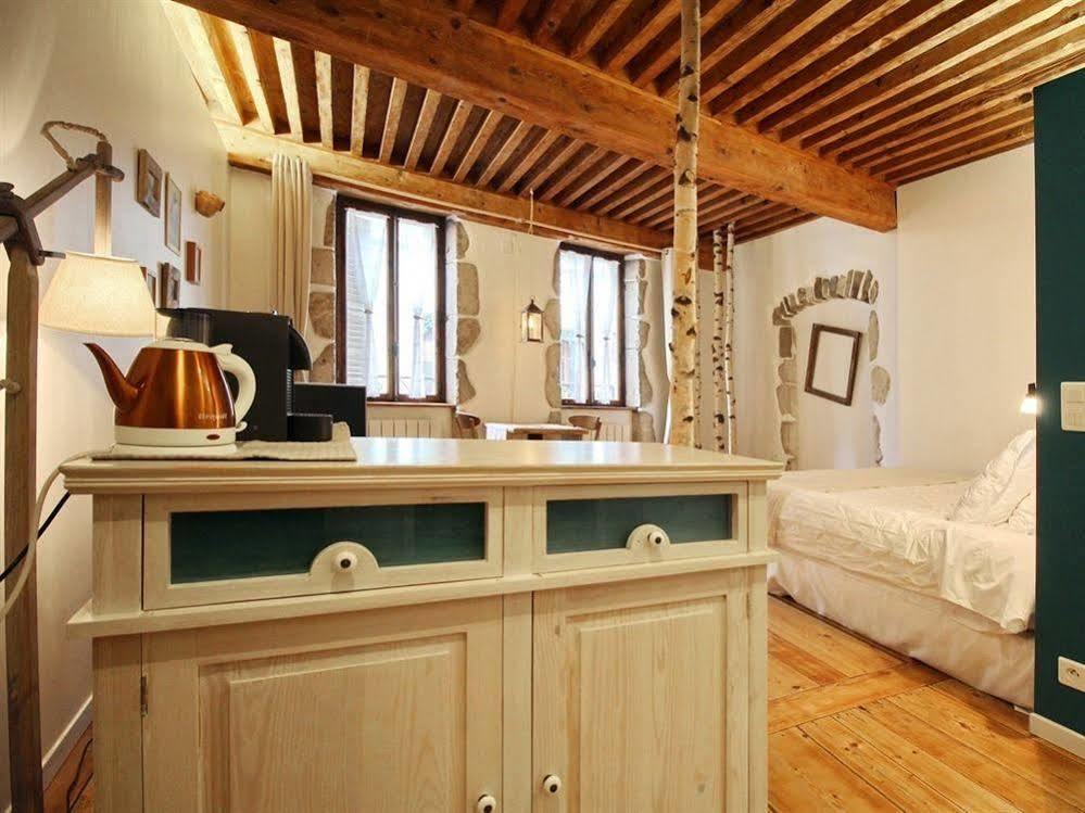La Parenthese Apartment *