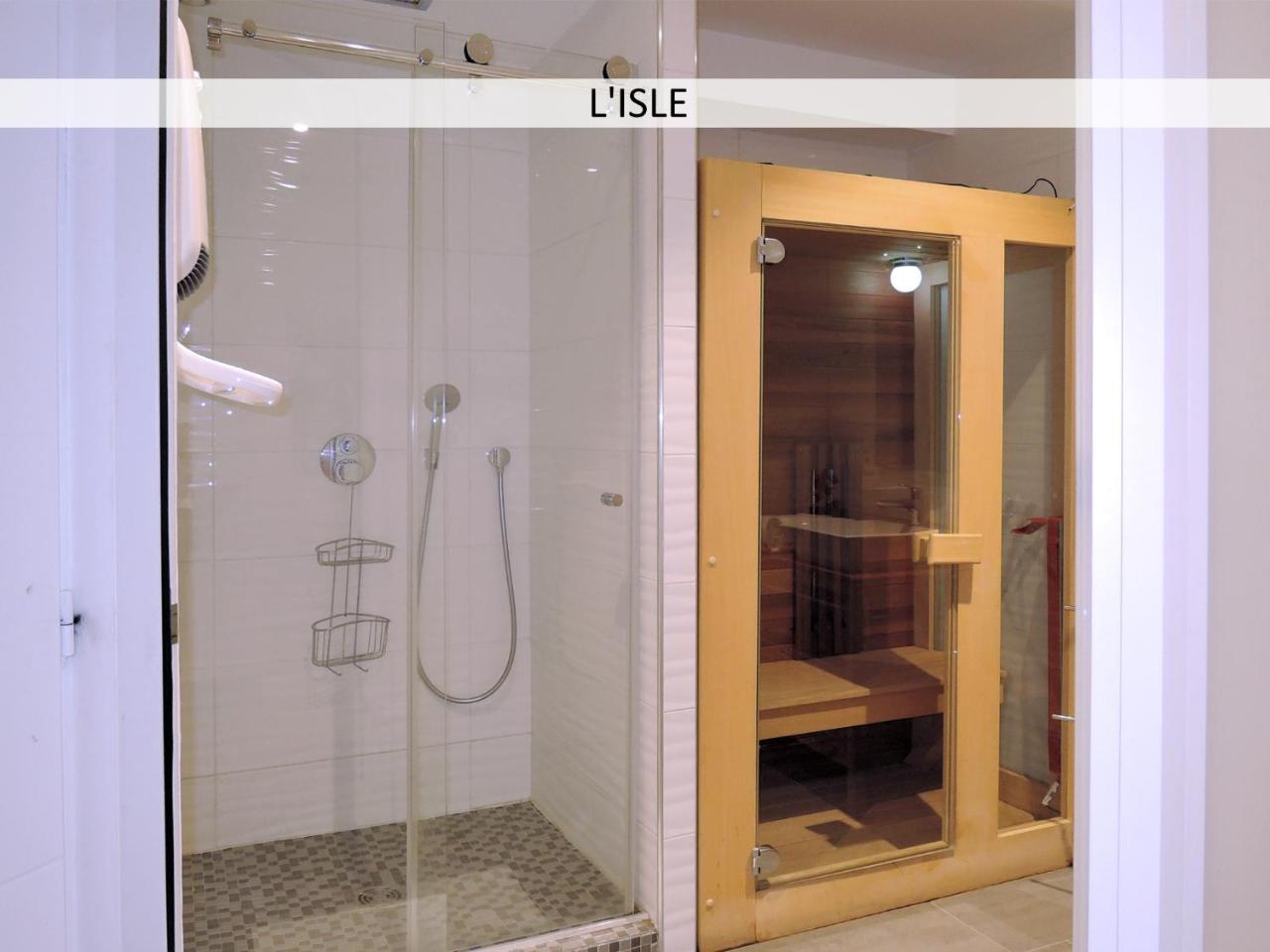 Lofts And Lakes Premium Apartment *