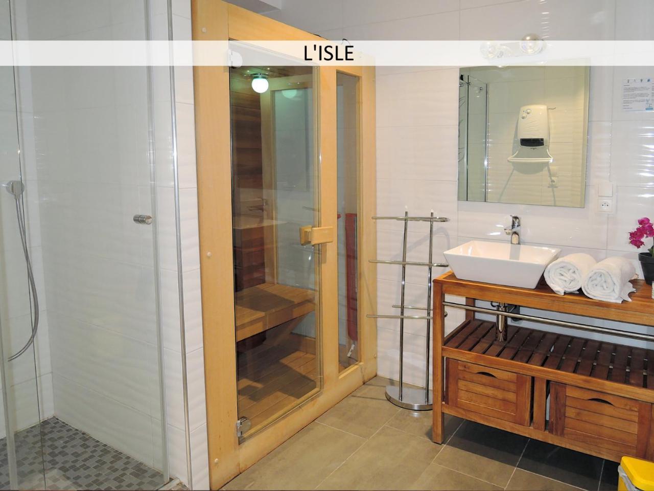 Lofts And Lakes Premium