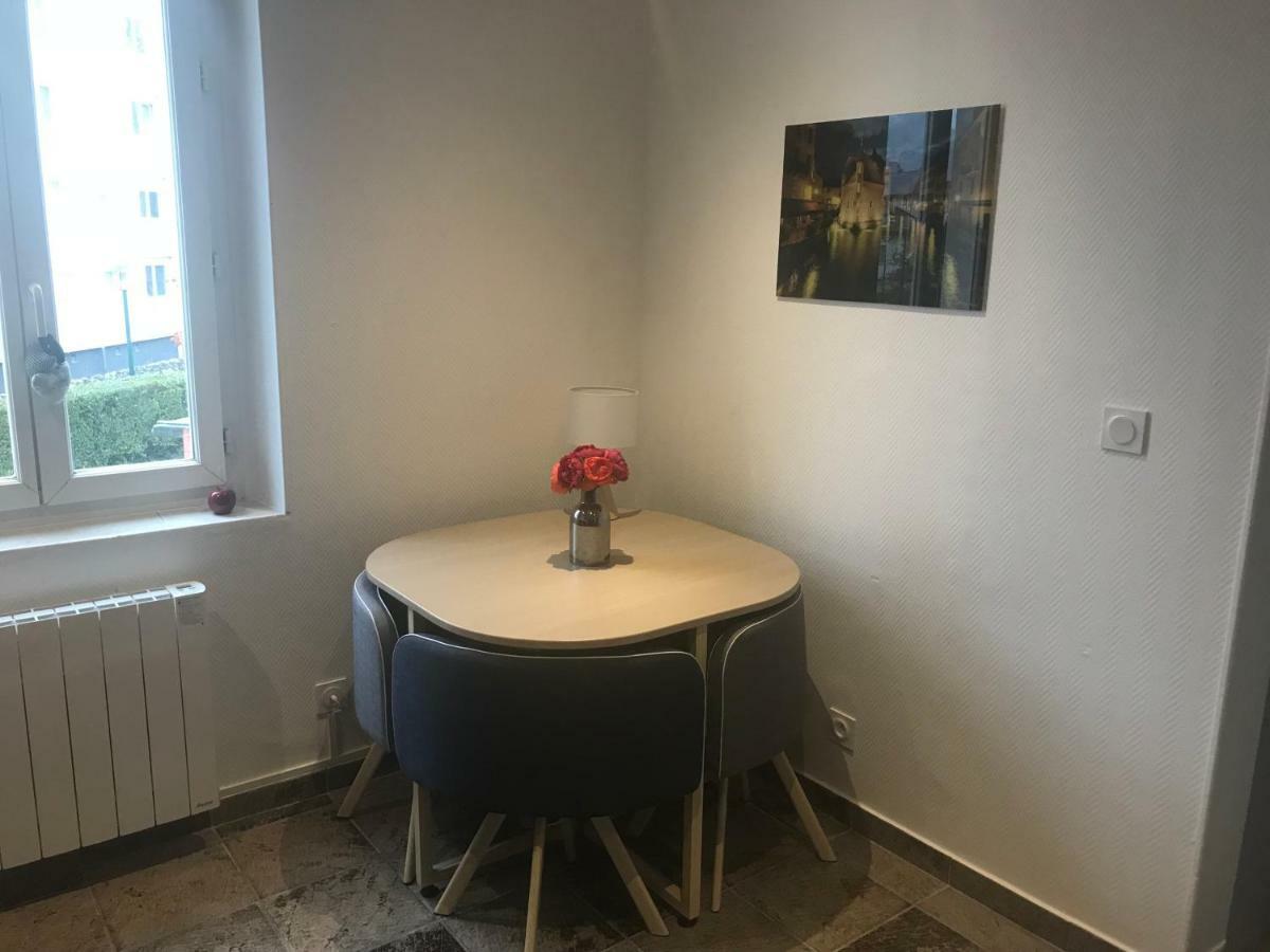 Studio Champagne Au Centre Ville Apartment