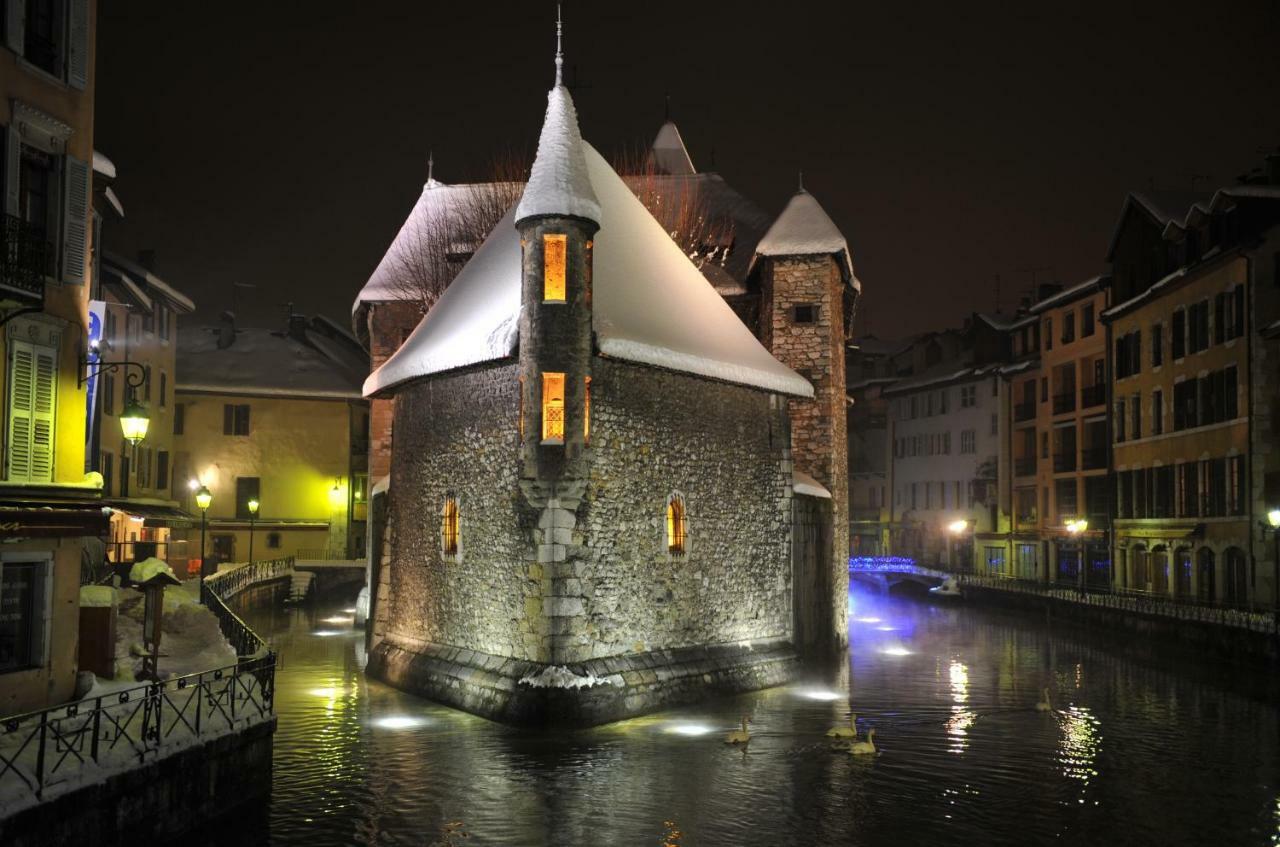Les Sainte Claire *