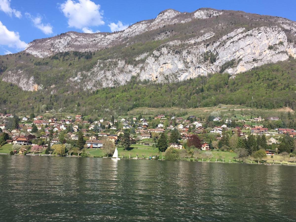 Lakeside Cabin 4*