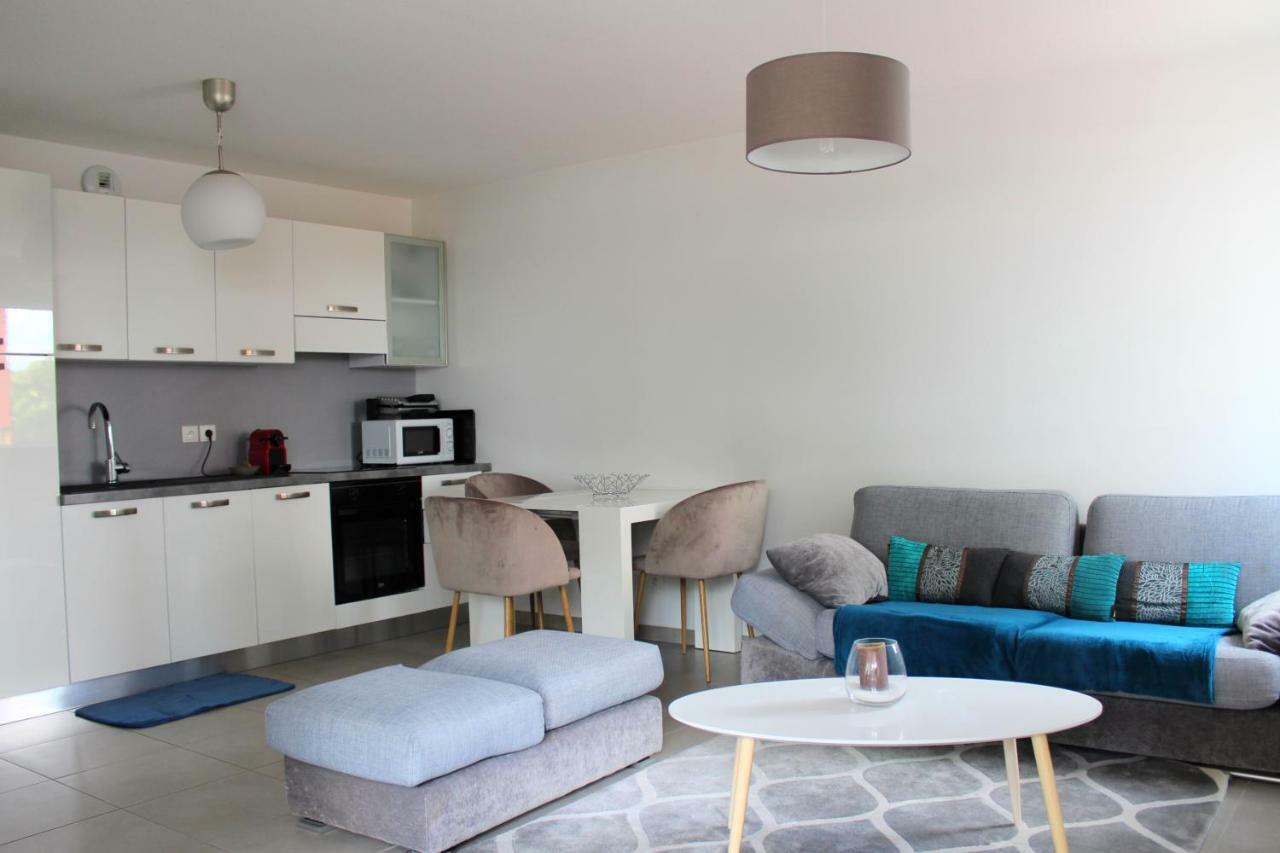 L'abri Des Papeteries Apartment