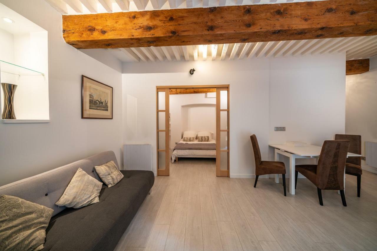 Secret Courtyard Of Apartment Annecy