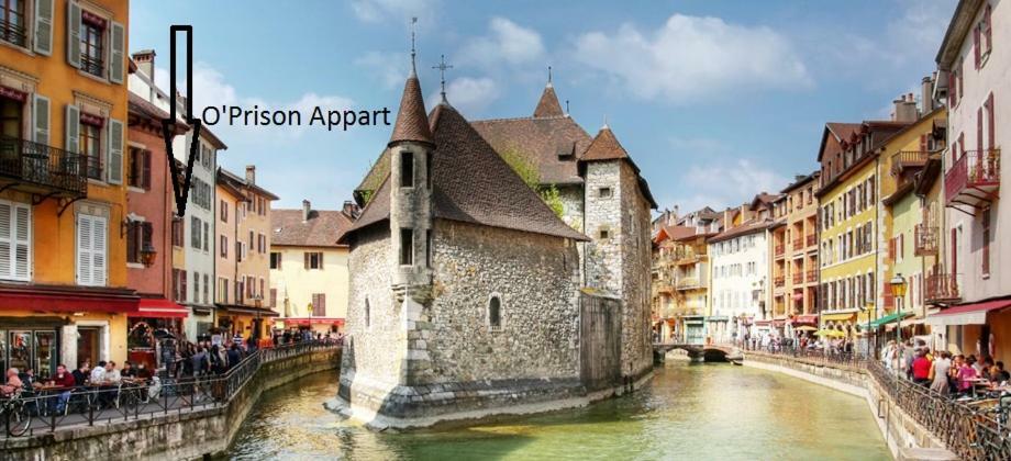 Design Appart O'prison.. Canal View & Old Prisons Apartment Annecy