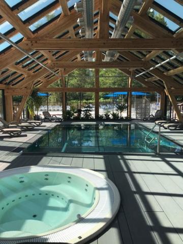 Lakeside Cabin 4* Annecy