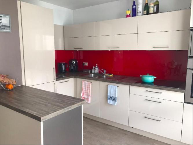 Spacious Modern 2 Bedroom Flat Great Location Old Town + Apartment
