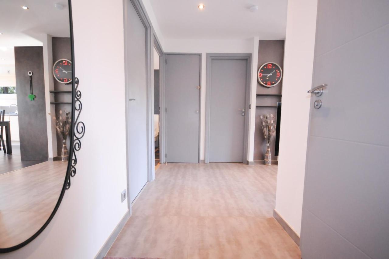 Le Grand Large - Parking & Balcony By The Lake Modern Bright Apartment