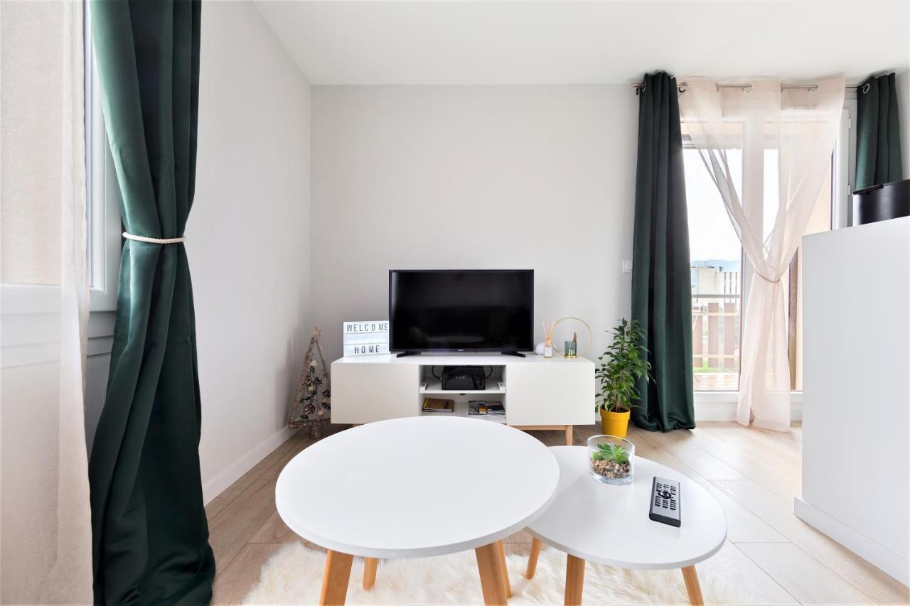 Le Golden A 5min Du Centre-ville Avec Parking Privatif Gratuit Apartment Annecy