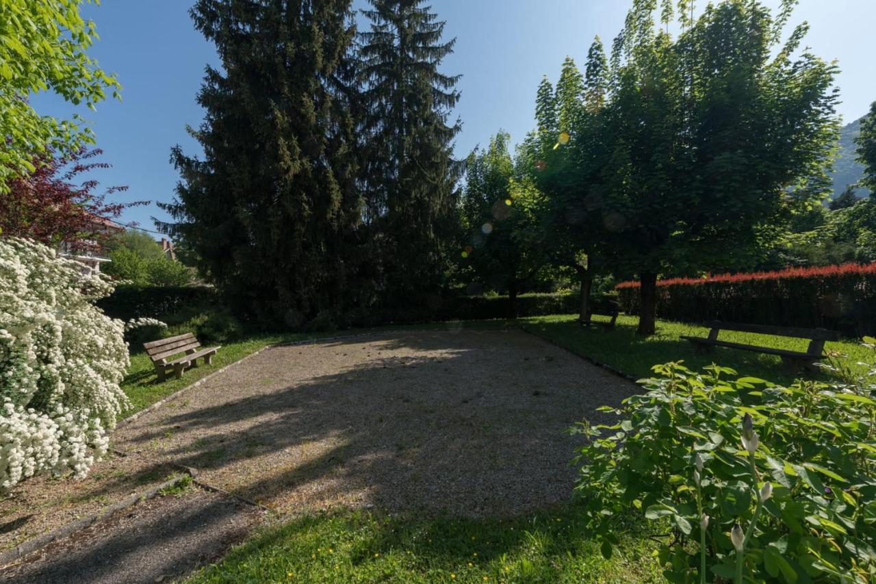 Les Muriers Private Studio *