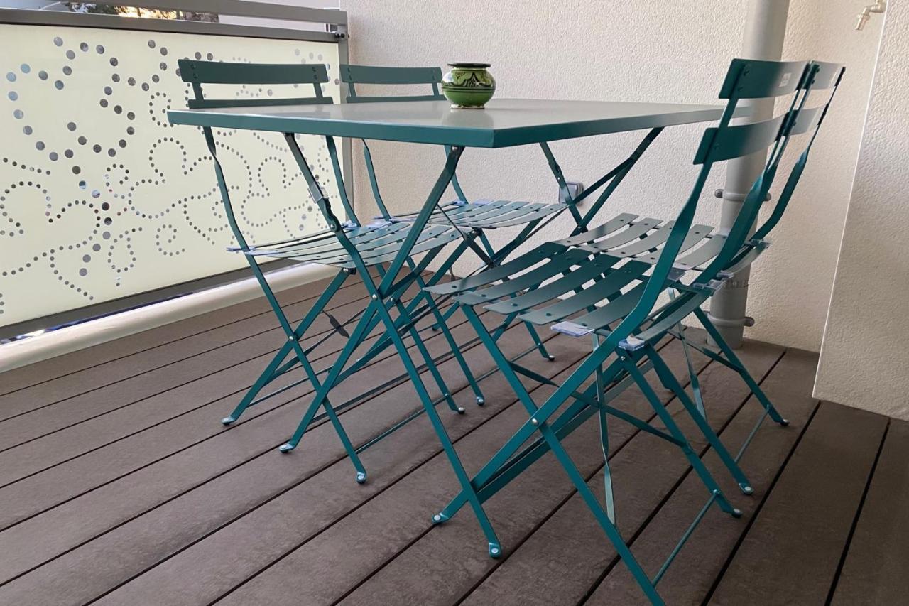 Stella 3 - 2 New With Balcony & Garage Apartment *